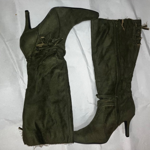 Olive green faux suede tall boots - Picture 5 of 8